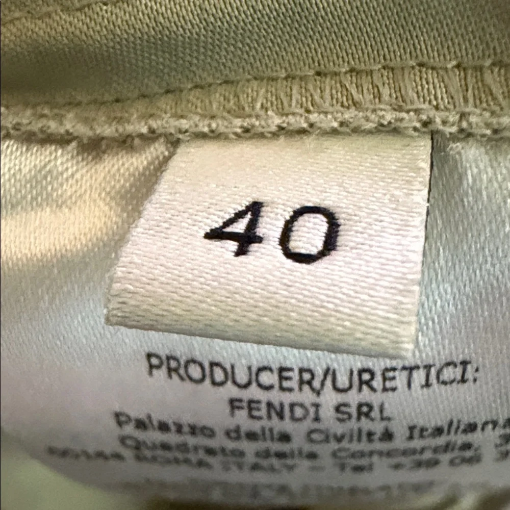 FENDI
satin-finish cargo trousers SZ 40 - Picture 9 of 9